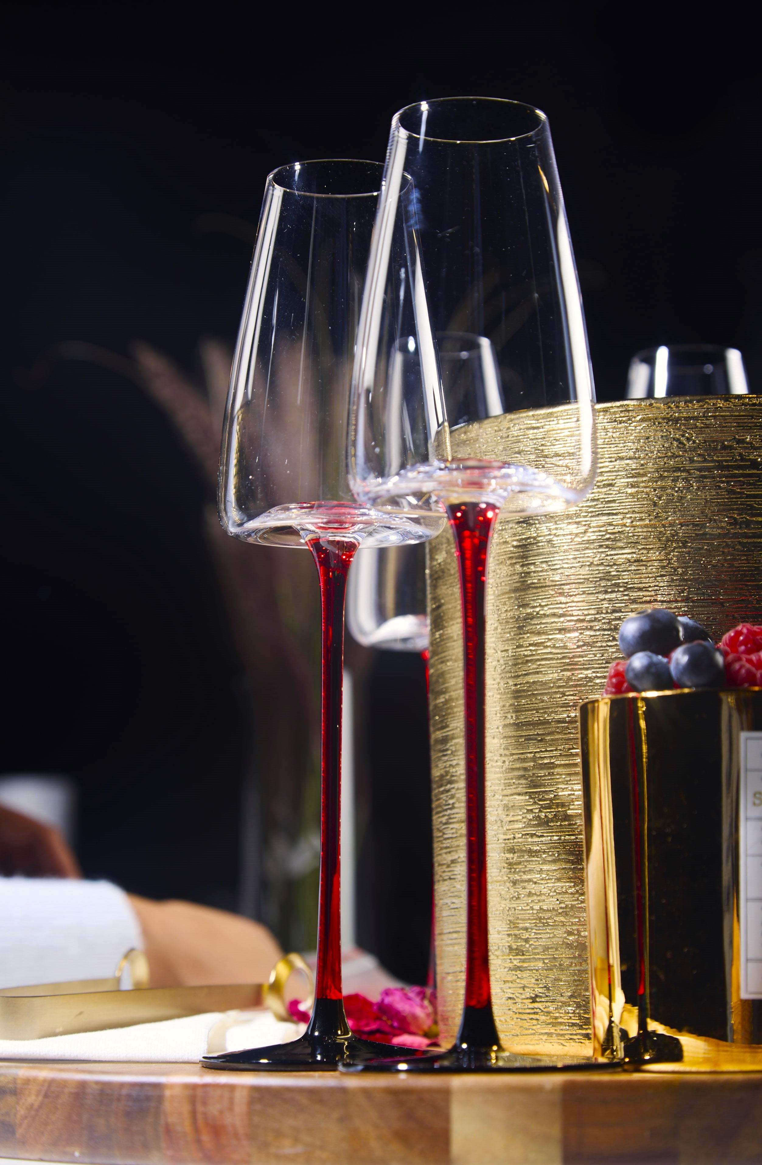 Concave Champagne Glasses - 9oz crystal modern flutes