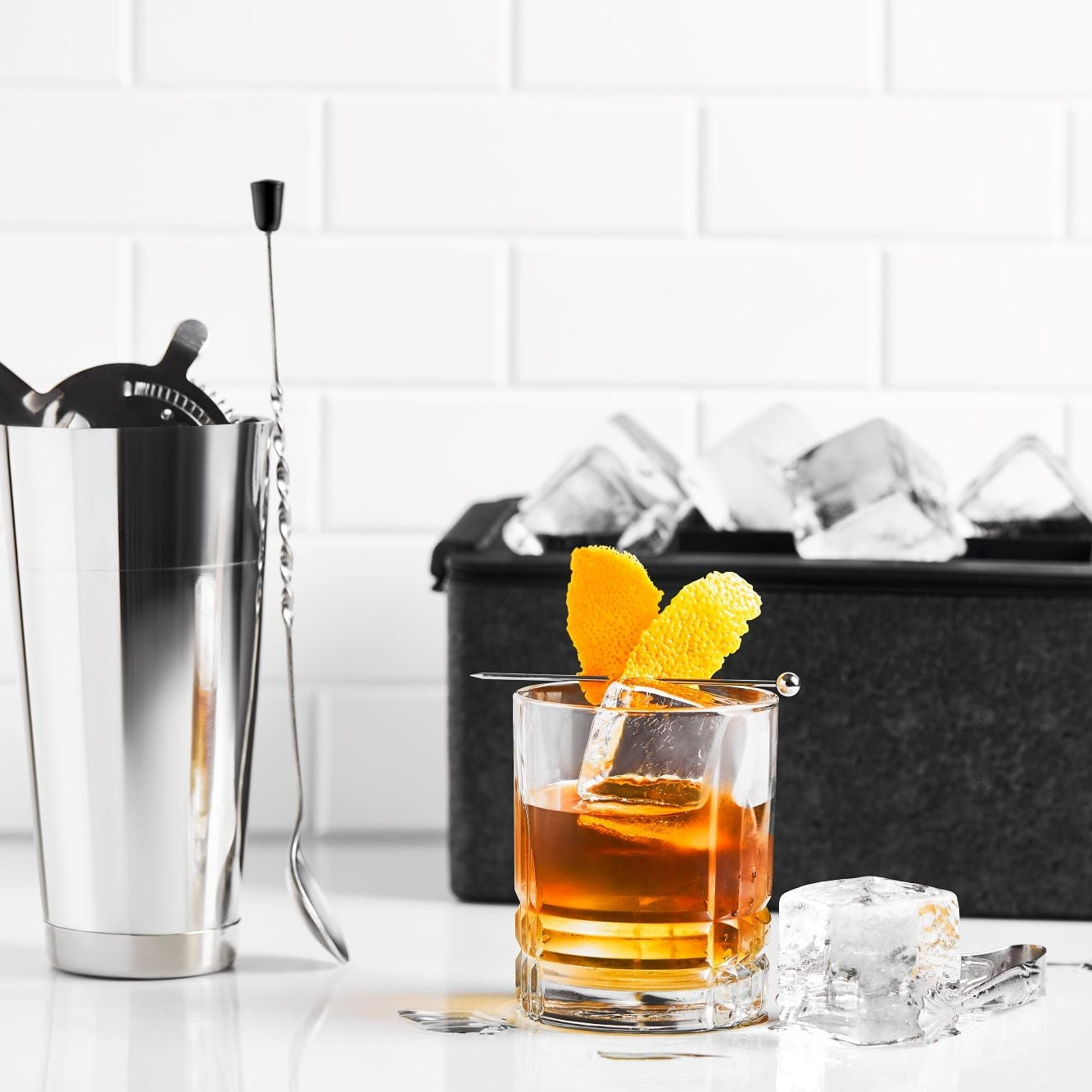 Crystal Clear Ice Cube Maker Tray - Eight 2" Squares Ice Cube Mold