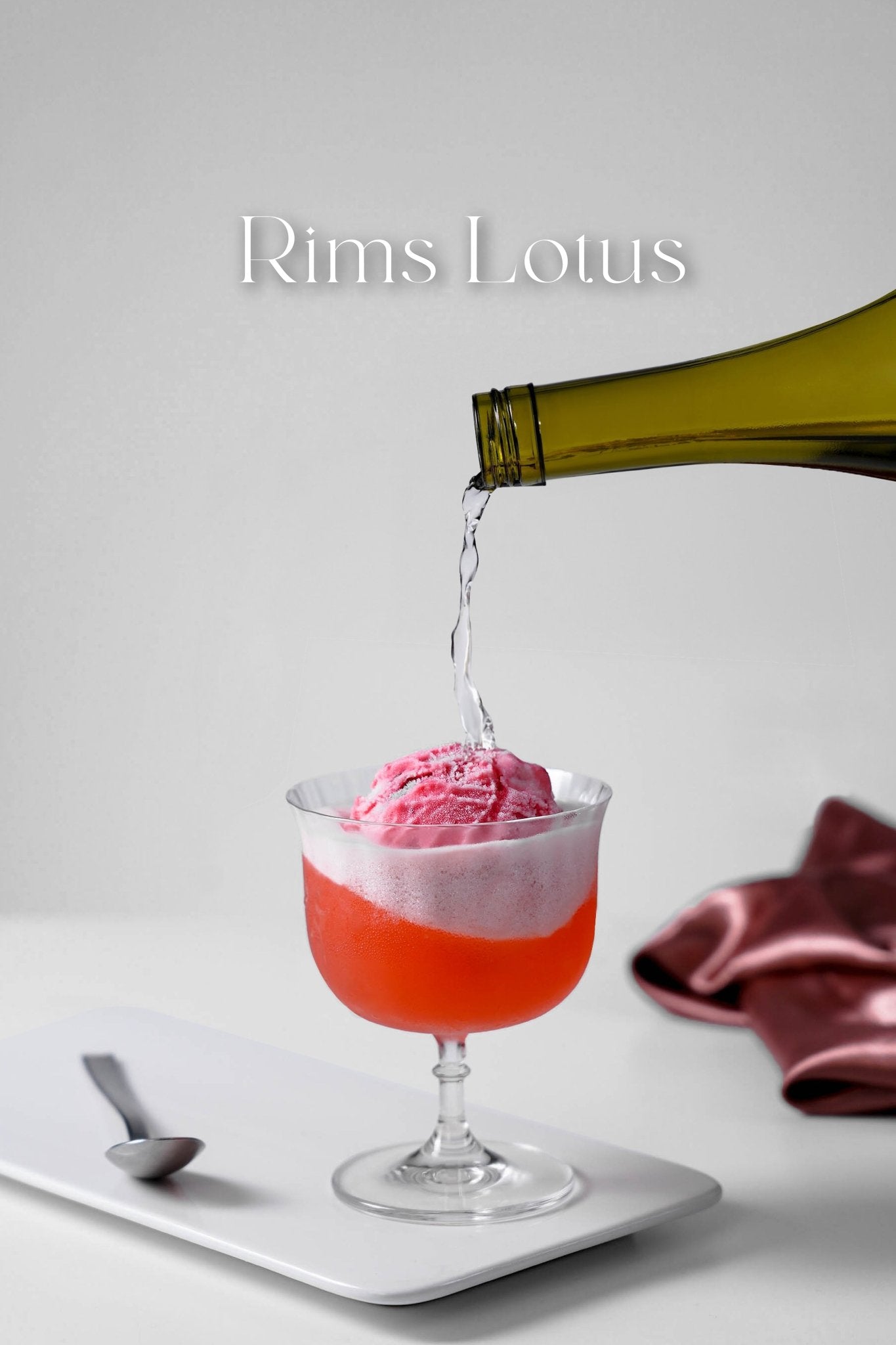 Rims Orient-Coupe Dessert/Paloma Ribbed Martini & Wine Glasses